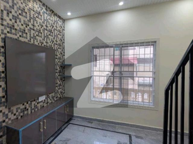 On Excellent Location House Sized 3 Marla In Jalil Town