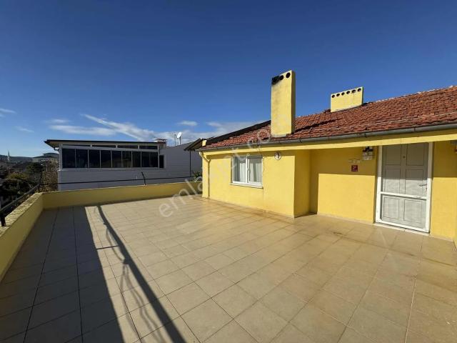 Onmax Öğretmenler'de Satılık 2+2 180 M2 Kat Dubleks Daire