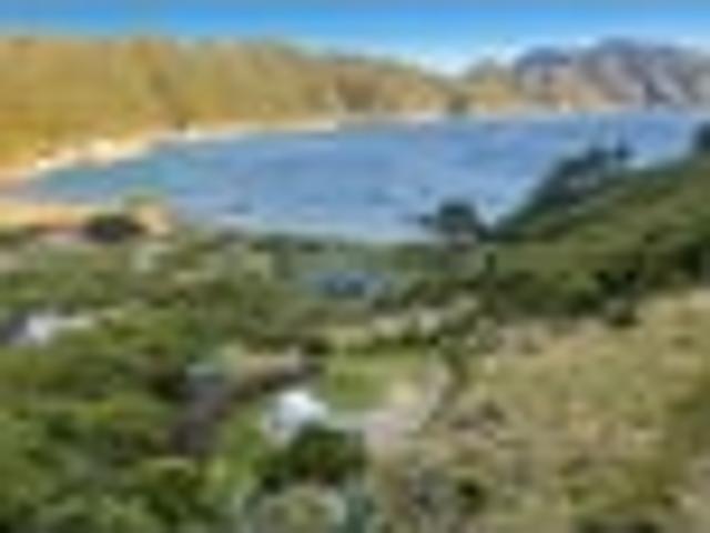 Onauku getaway views, privacy and beach access