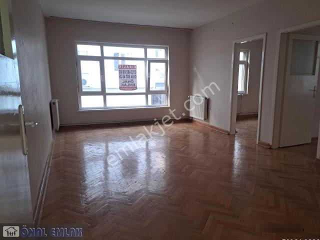 Önaldan Ankara Çankaya Dikmen Niğde Sokakta 1.kat 3+1 Kiralık