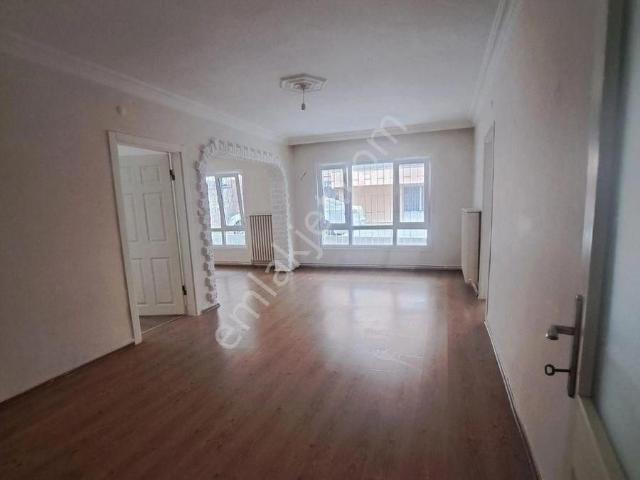 Önaldan Dikmen Salkım Söğüt Cad. Üzeri 3+1 Y. Giriş