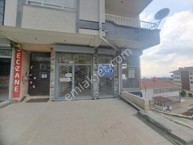Önaldan Lizbon Caddesi Üzeri 78mt Geniş Önü Açık Satılık Dükkan