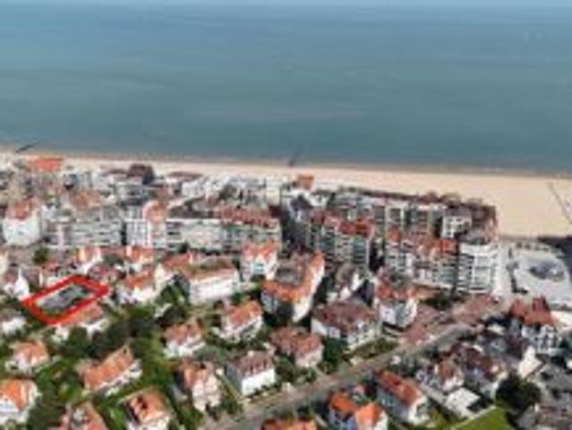 Onbebouwde villagrond op een triple A locatie in het Zoute