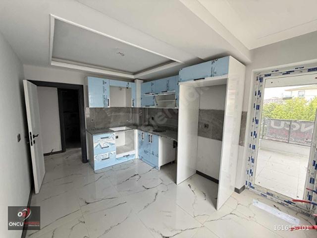 ÖNCÜ'DEN CADDE ÜZERİ 3+1 GENİŞ KULLANIŞLI LÜKS SIRIF DAİRE