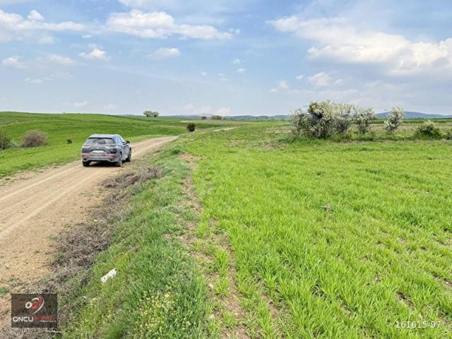 ÖNCÜ'DEN KIZIK MAH. 2,070 M2 KADASTRO YOLUNA CEPHE KUPON ARAZİ.