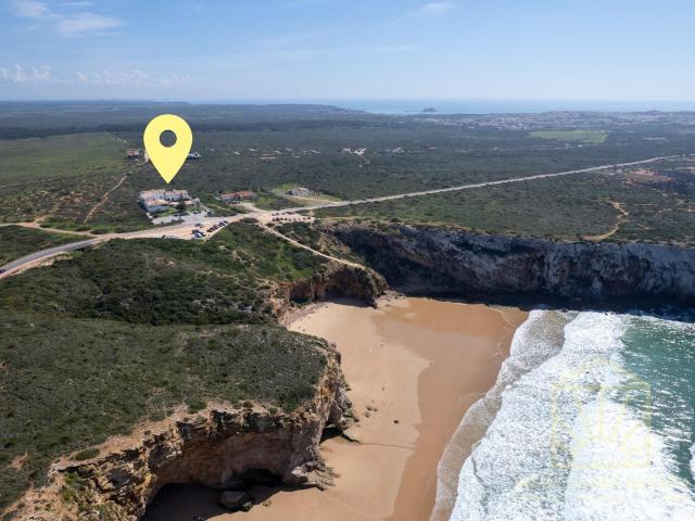 Situada num dos locais mais deslumbrantes e intocados da Eur. 220m² Vila do Bispo e Raposeira