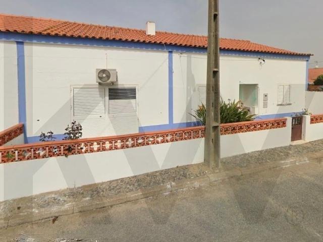 Onde a Planície encontra a Aventura: Moradia T3 com Quintal Generoso