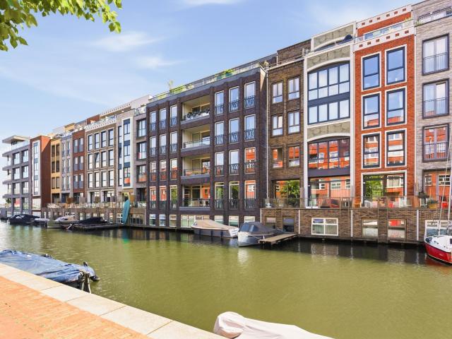 Onder bod: Narva Eiland 209, 1014 ZJ Amsterdam | VVA