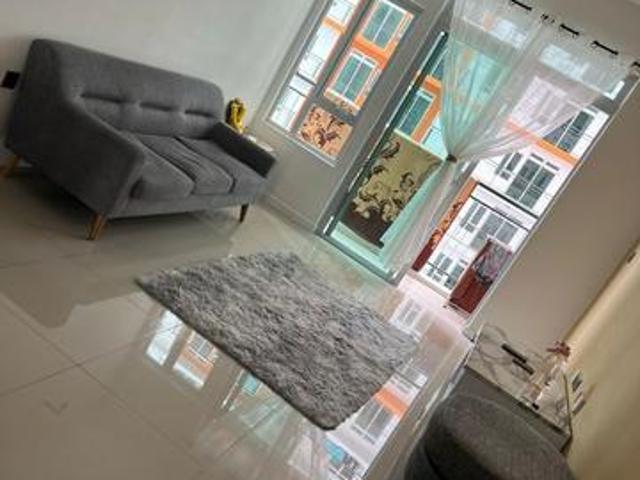One 49 Residence 3 Bedroom With Furnish All Race Near Ciq