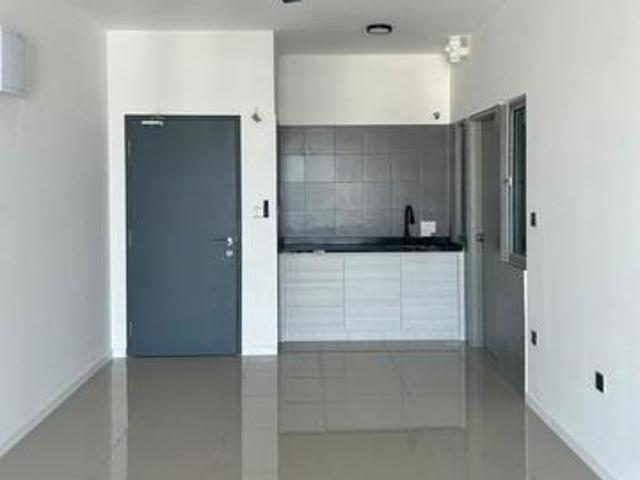 One 49 Residence 3 Bedroom Partial Furnish 10 Min To Ciq Town Area