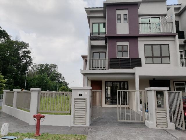 One and a half storey Townhouse Bandar Puteri Bangi
