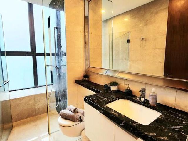 One Balmoral D10, Condominium