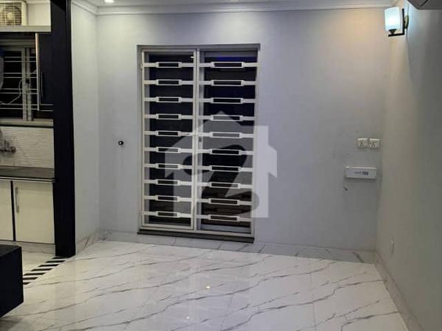One Bed Non Furnished Apartment For Rent In Bahria Town Lahore Sector E