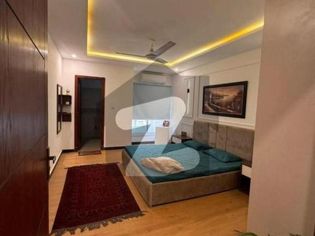 ONE BED FULLY FURNISHED LUXURY APARTMENT FOR RENT Location: Top City 1, Muiz Block, Near New Islamabad International Airport 1 Bed Luxury Apartment Top City 1
