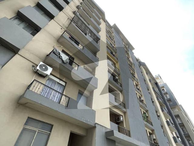 One Bed Room Flat Available For Sale In E11/4 Makkah Tower
