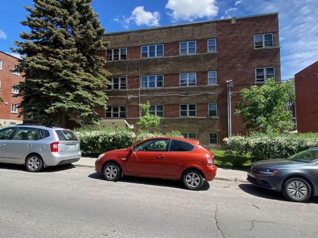 One Bedroom 3.5 4720 Ave St Kevin, Montréal