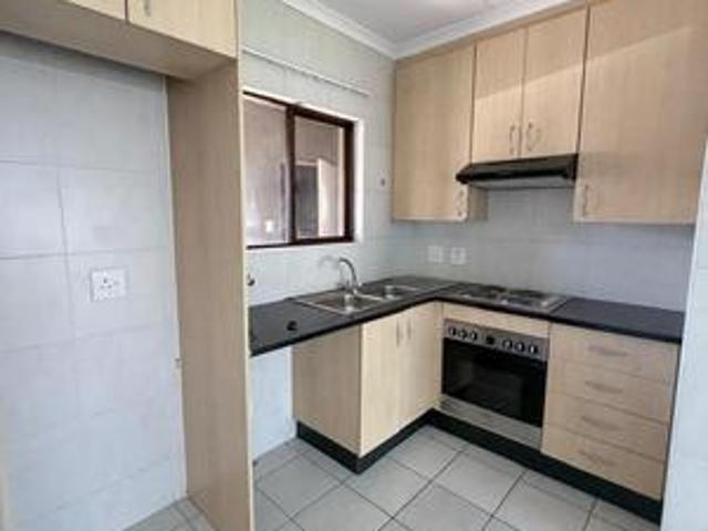 one bedroom townhouse to let in held.