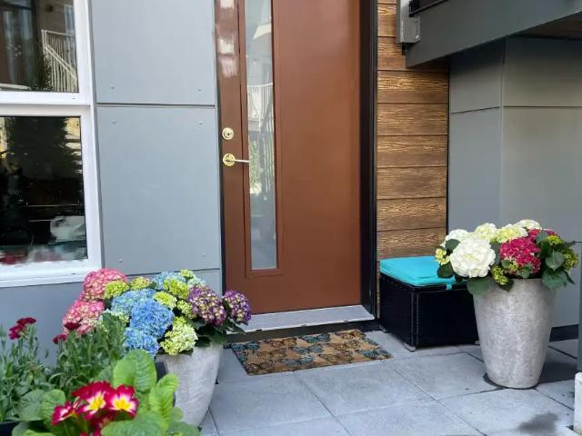 One Bedroom Townhome by Lions Gate with EV Parking & AC