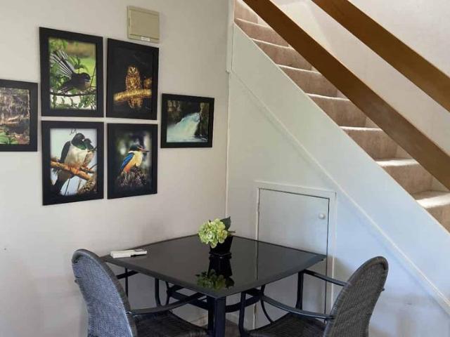One Bedroom Unit Close To Town