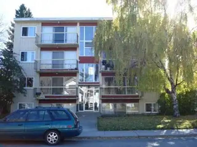 Reduce Rent One Bedroom by SAIT. With Internet. No TV. Parking $50.00 per month