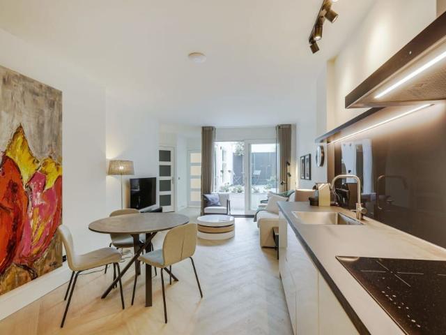 One Bedroom Corporate Accommodation — Amsterdam — Canal View