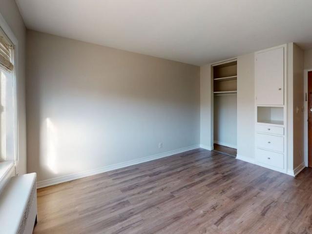 One Bedroom Deluxe Apartment