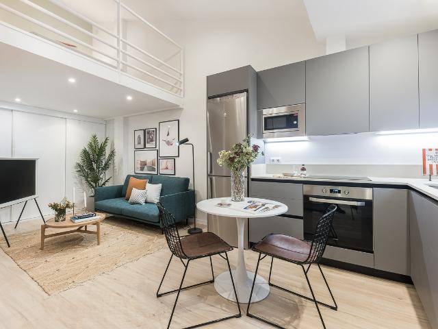 One bedroom Duplex in Trafalgar