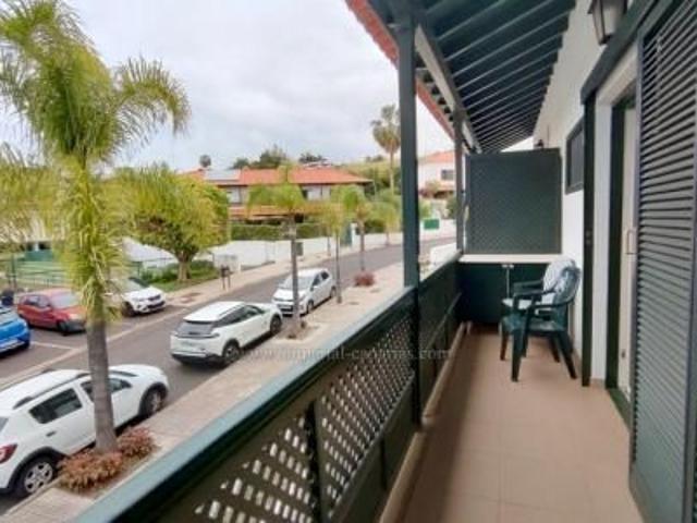 One bedroom flat with a lovely garden and terrace available for seasonal rental in Puerto de La Cruz, in an exclusive residential area