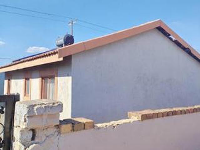 one bedroom house on the market in o.