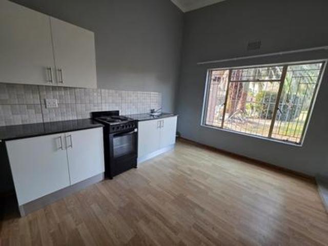 one bedroom one bathroom cottage to.