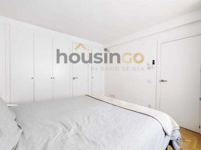 One bedroom penthouse on Calle Don Ramón de la Cruz