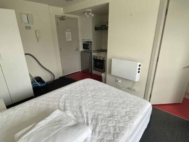 One Bedroom Studio – Perfect for Easy Living!