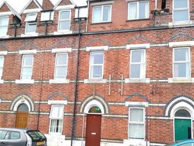 One Double Bedroom Available, 5 Magdala Street