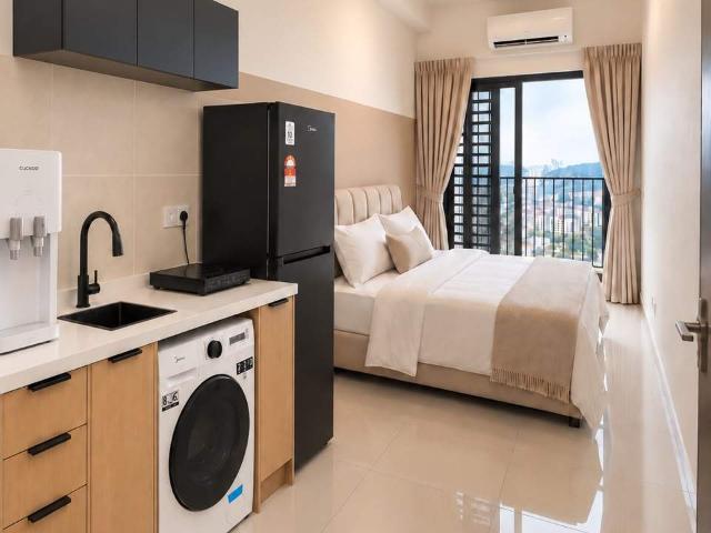 One Equine Dual Key Studio With Balcony