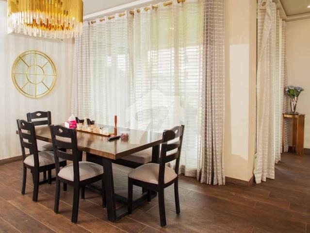 One Kanal 8 Bedroom House For Sale