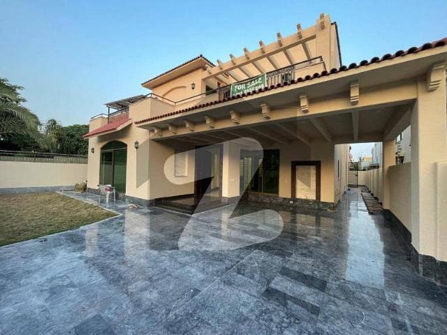 One kanal beautifull house available for rent in dha phase 2