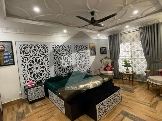 One kanal beautifull house available for rent in dha phase 3
