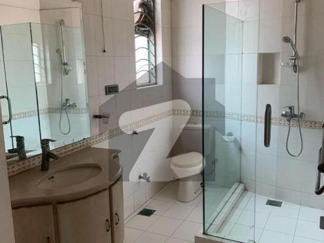 One kanal beautifull house available for rent in dha phase 3
