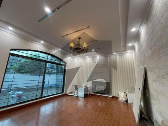 One kanal beautifull house available for rent in dha phase 4