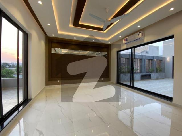 One kanal beautiful house available for rent in dha phase 7
