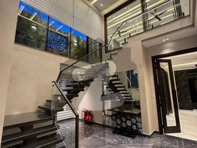 One kanal beautifull house available for rent in dha phase 7