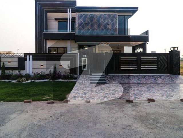 One kanal beautifull house avaliable for rent in dha defance phase 7