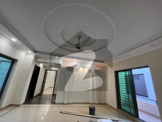 One kanal beautifull house avaliable for rent in dha phase 4