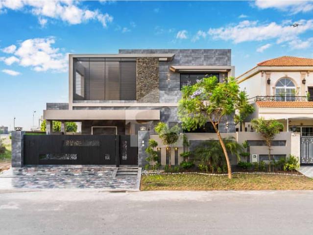 One Kanal Brand New Luxury Ultra Modern Design Only 6 Month Use Most Beautiful Fully Furnished Bungalow 2 Servant Quarter In Basement For Sale At Prime Location Of DHA Lahore Near To Park Masjid & Commercial Market