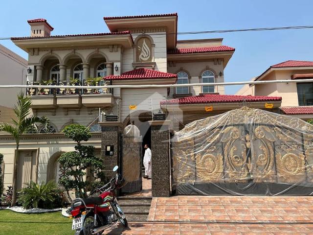 One Kanal Brand New Spanish Design Most Beautiful Fully Furnished Bungalow 2 Servant Quarter In Basement For Sale At Prime Location Of DHA Lahore Near To Park Masjid & Commercial Market