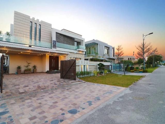 One Kanal bungalow For Sale at Hot Location Lahore DHA Phase 6 ID 79703