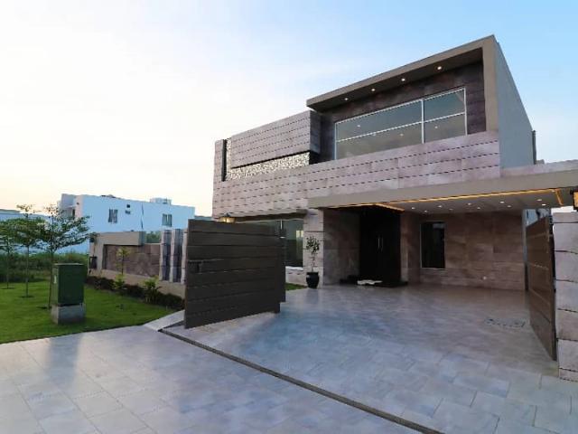 One Kanal bungalow For Sale near Park Commercial Lahore DHA Defence ID 82911