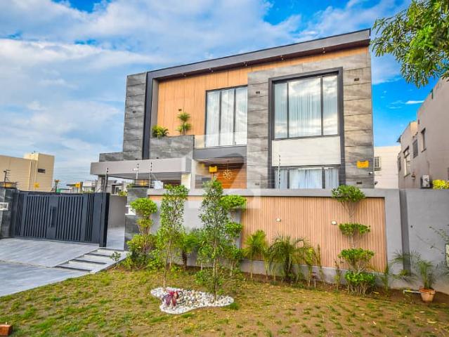 One kanal designer bungalow at ideal location near to raya, with solid and best construction quality house for sale