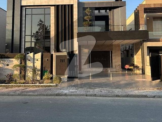 One Kanal Luxury Modern Architecture Design House Available For Sale in DHA Phase 7 Lahore
