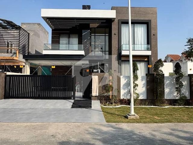 One kanal Luxury Fully Furnished Modern Architecture Design House Available For Sale in DHA Phase 7 Lahore